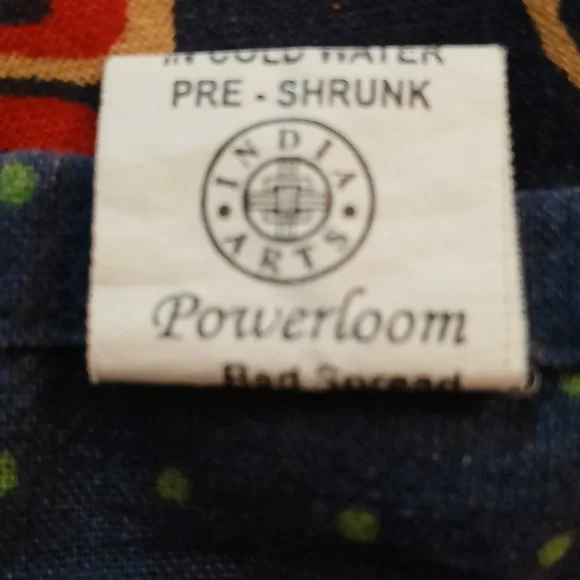 Beautiful Vintage Bedspead - Picture 5 of 10